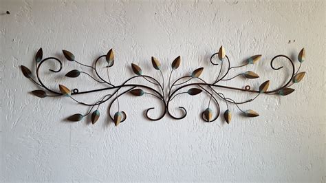 Two yards Metals collection leaf vine with metallic accents  